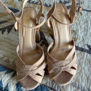 Olivia Ferguson Chunky heel Sandal